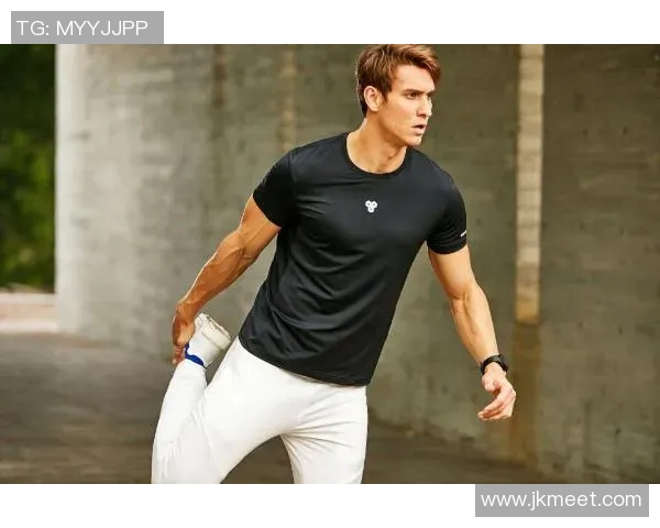 足球球星潮流风向标:从场上到街头引领时尚潮流的运动风尚 足球球星潮流风向标:从场上到街头引领时尚潮流的运动风尚