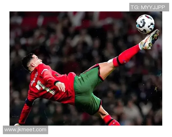 二月五号离开赛场的足球球星们：他们的告别与传奇背后的故事