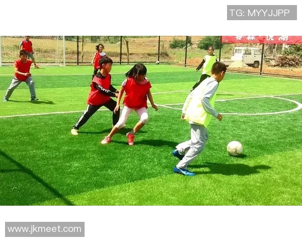 台风席卷绿茵场，台风足球球星卡带你领略球场风采