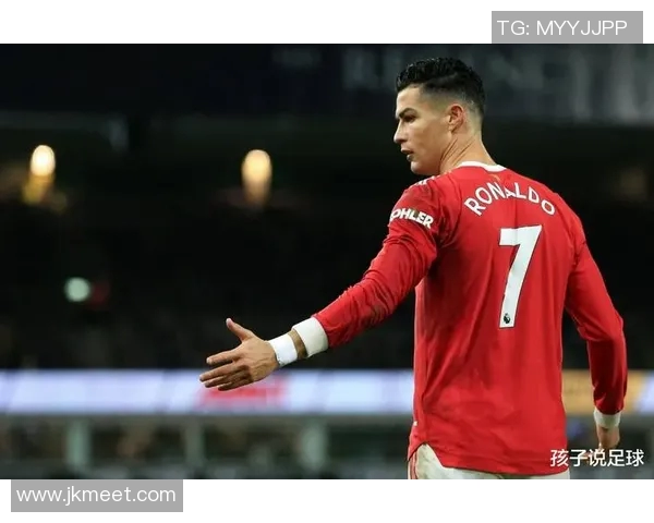 法国足球明星的荣耀与挑战：探秘法国国籍球员的足坛传奇之路